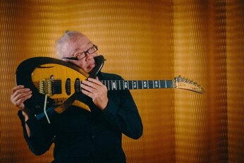 メタルでプログレ、エスノでアバンギャルド〜Nguyen Leのカバーアルバム「Song Of Freedom」