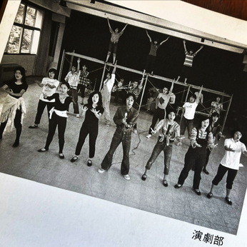 半世紀ぶりに〜〜〜オーバーオールがいい感じです：）