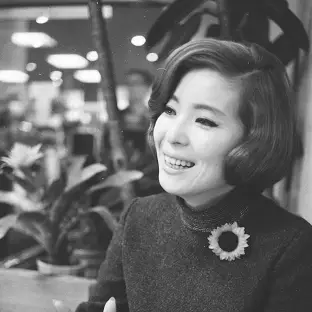 ブルースの女王、ジャズを唱う...青江三奈、この二枚