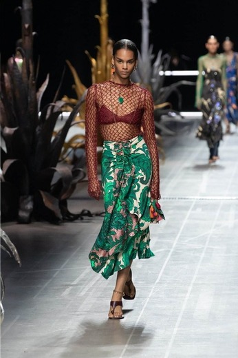 時を超えたエレガンス＋色彩と文化の交差点『ETRO』